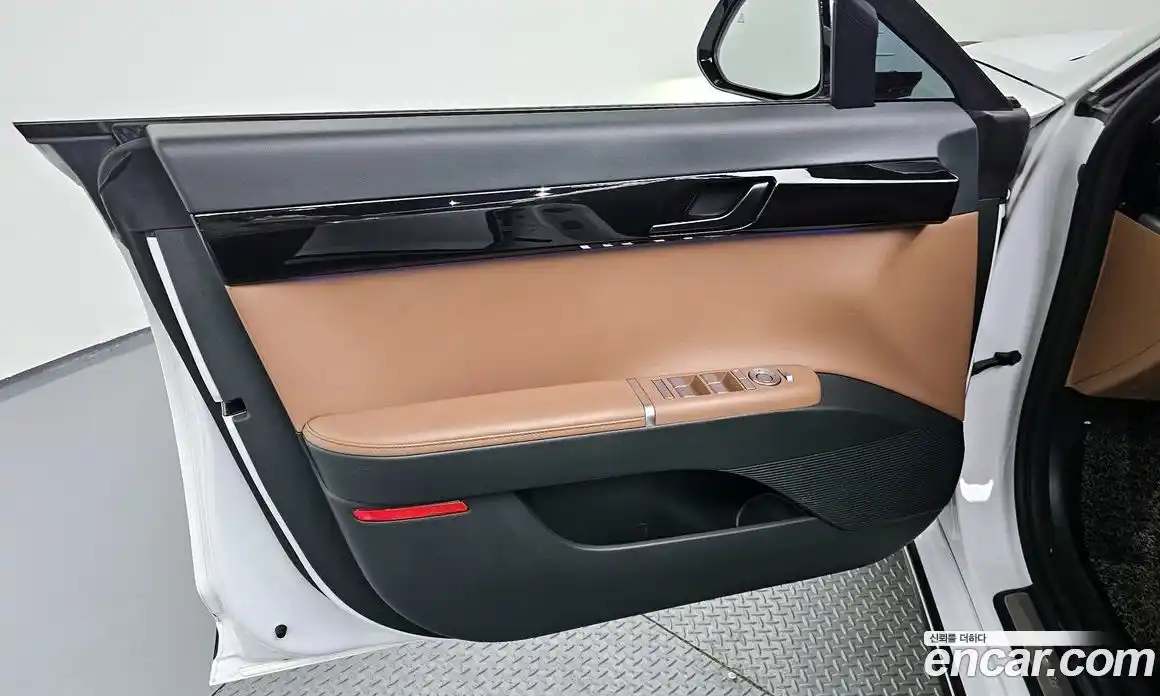 Hyundai Grandeur 2023 2.5 автомат (гидро), фото 14