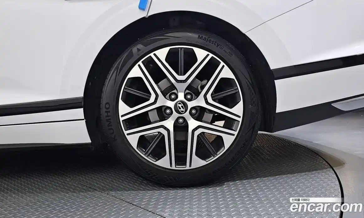 Hyundai Grandeur 2023 2.5 автомат (гидро), фото 7