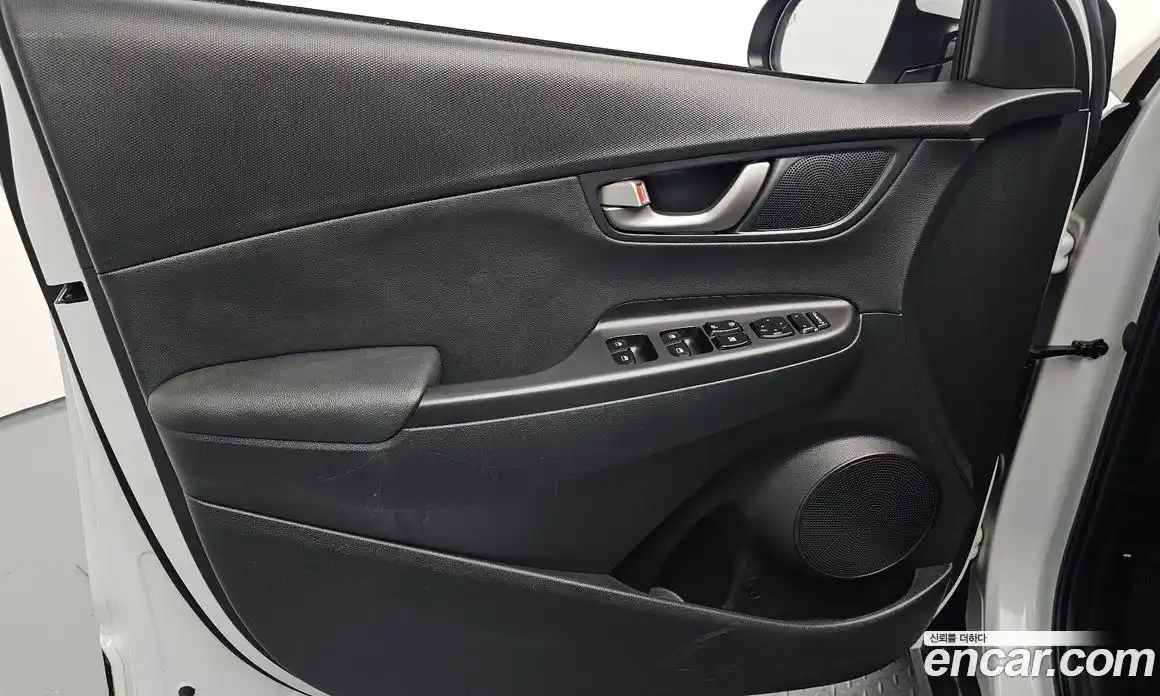 Hyundai Kona 2018 1.6 автомат (гидро), фото 13