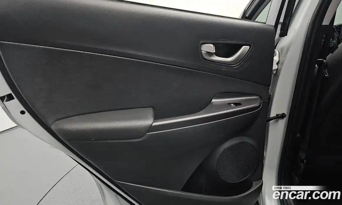 Hyundai Kona 2018 1.6 автомат (гидро), фото 14