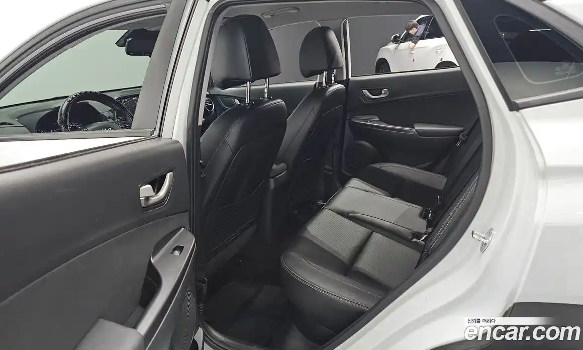 Hyundai Kona 2018 1.6 автомат (гидро), фото 17