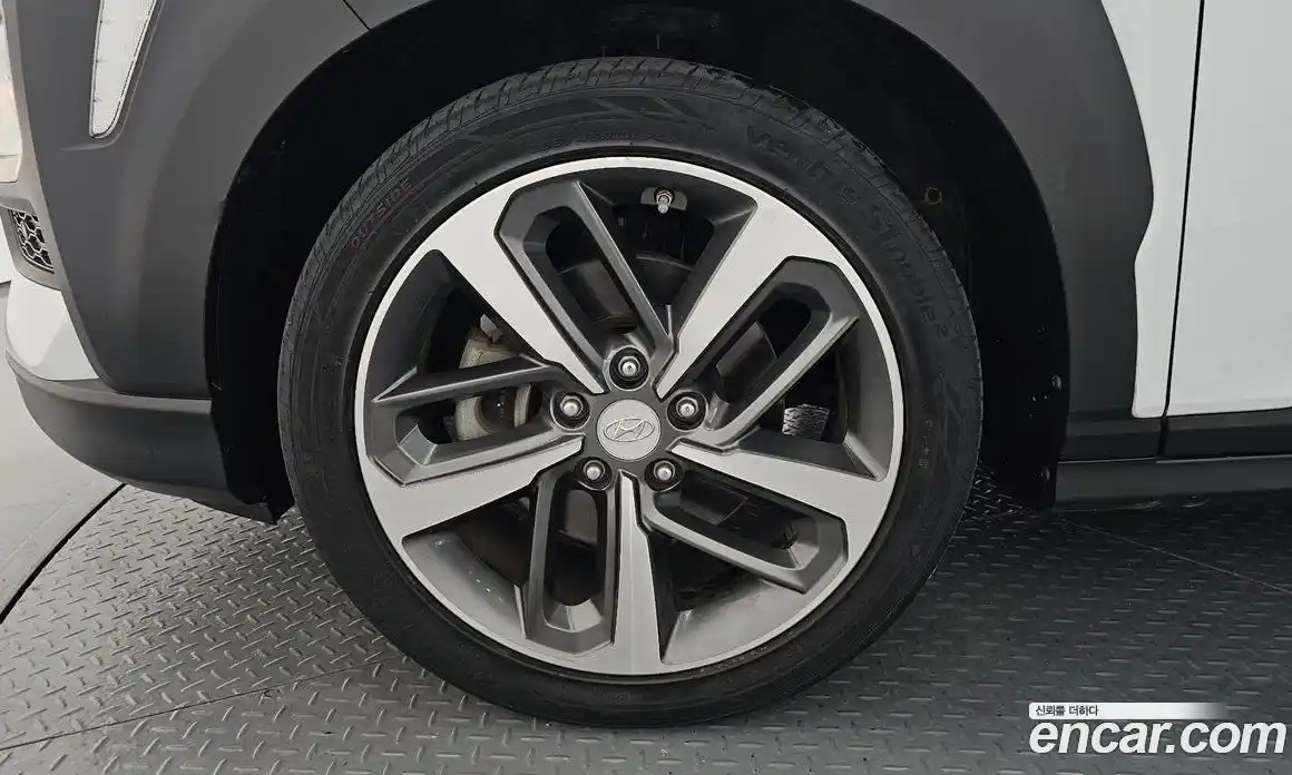 Hyundai Kona 2018 1.6 автомат (гидро), фото 4