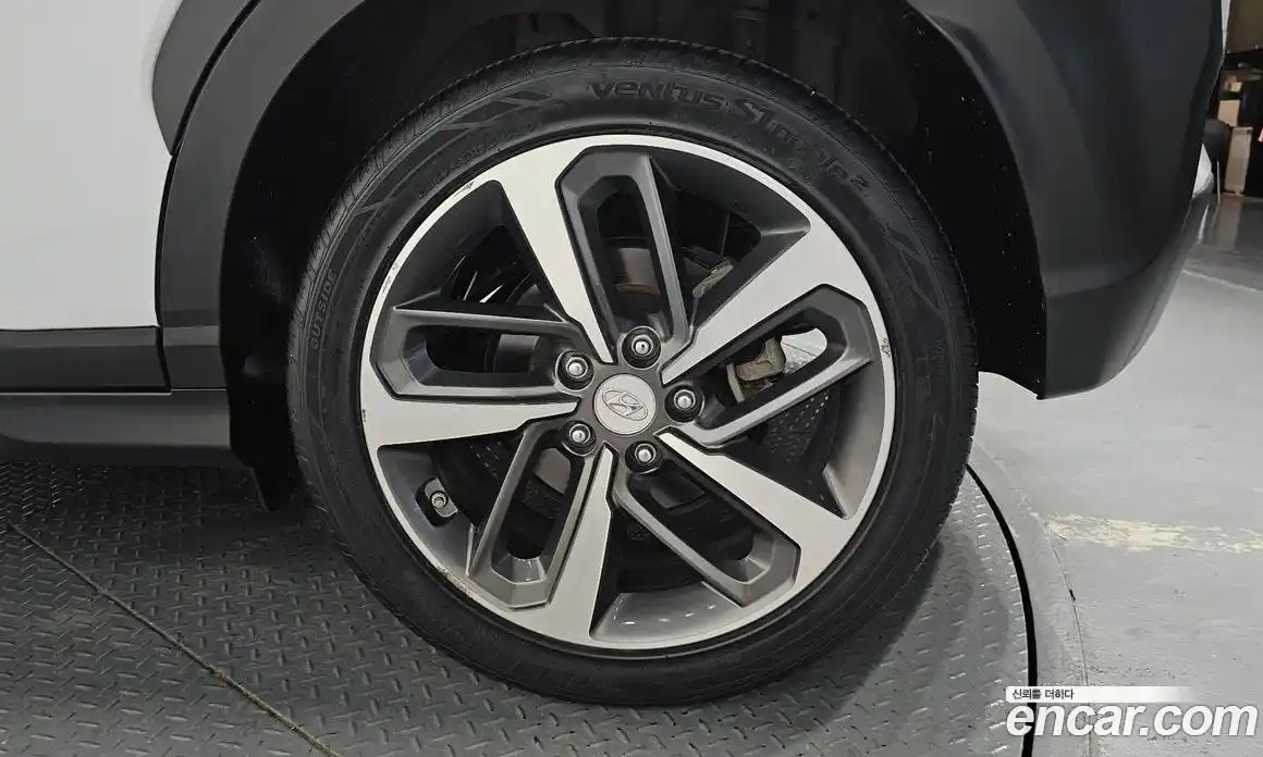 Hyundai Kona 2018 1.6 автомат (гидро), фото 6