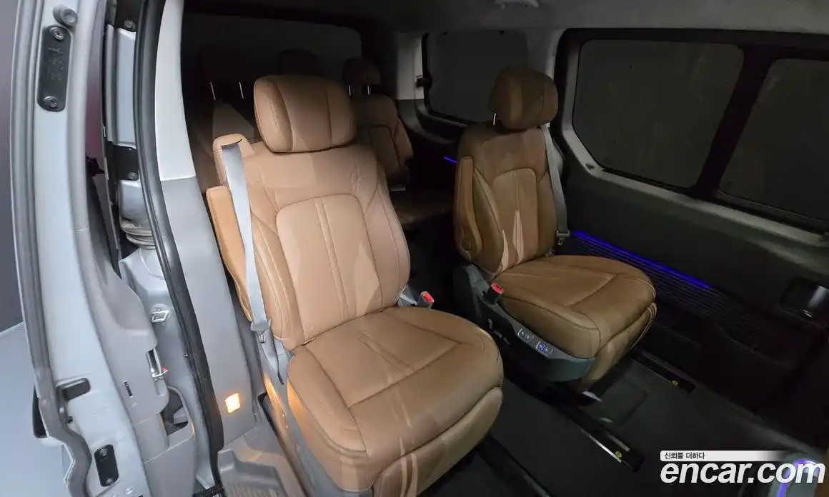 Hyundai Staria 2025 1.6 автомат (гидро), фото 11