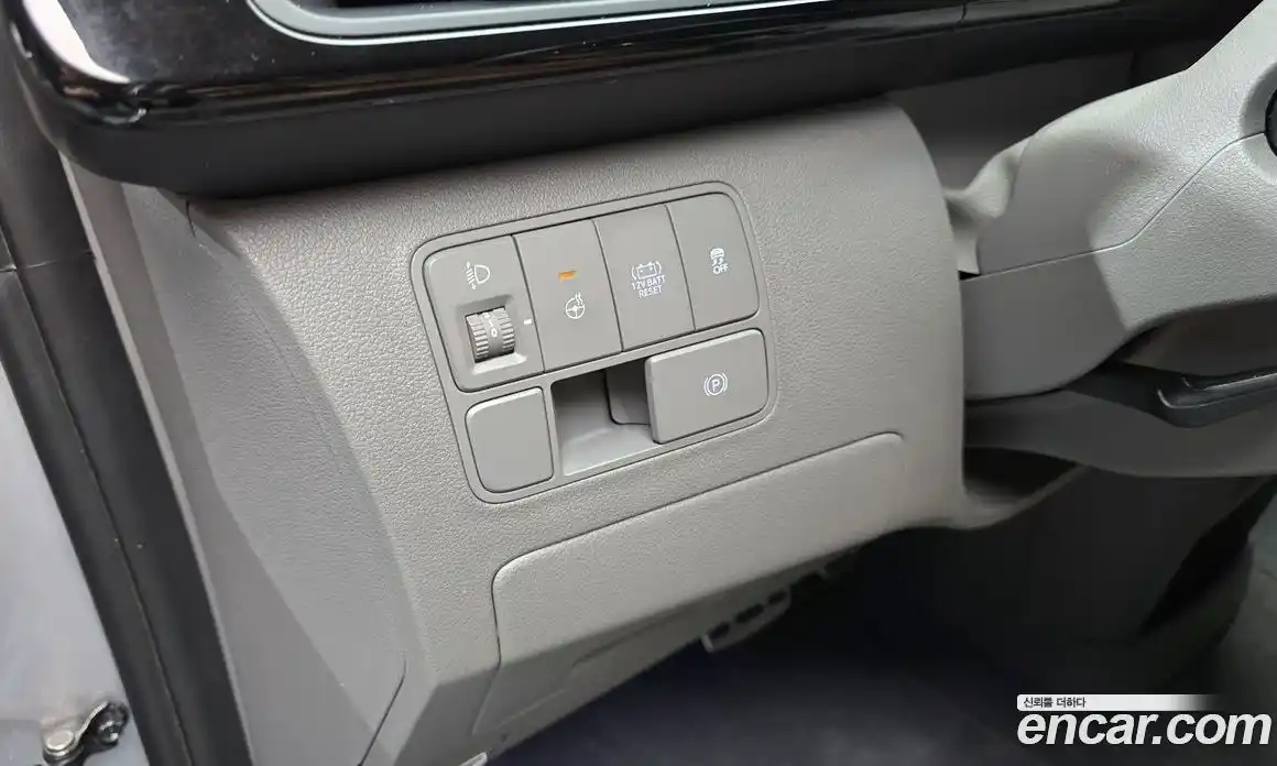 Hyundai Staria 2025 1.6 автомат (гидро), фото 17