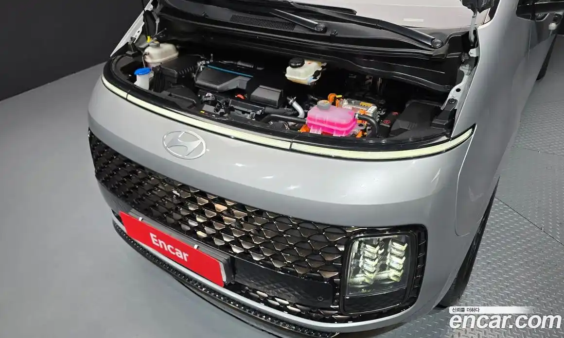 Hyundai Staria 2025 1.6 автомат (гидро), фото 6