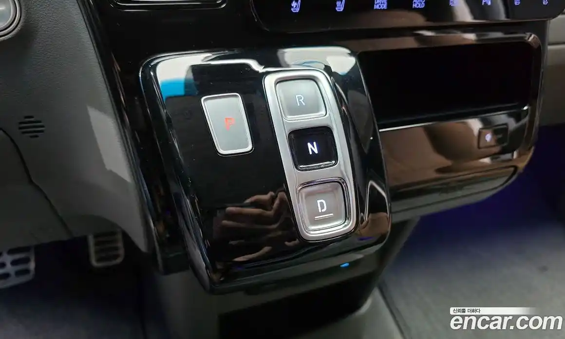 Hyundai Staria 2025 1.6 автомат (гидро), фото 9