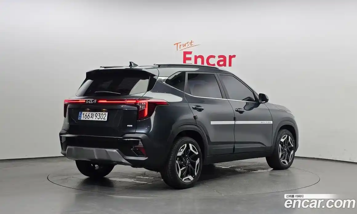 Kia Seltos 2024 2.0 автомат (гидро), фото 2 Kia Seltos 2024 2.0 автомат (гидро), фото 2