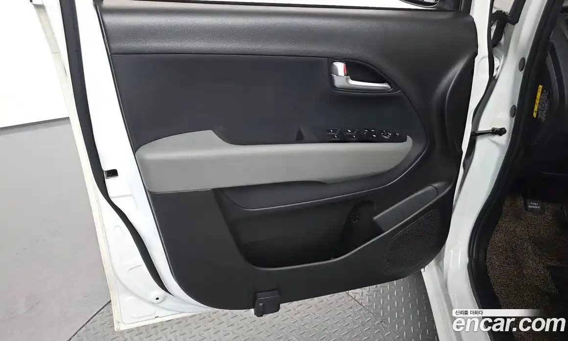 Kia Ray 2022 1.0 автомат (гидро), фото 14