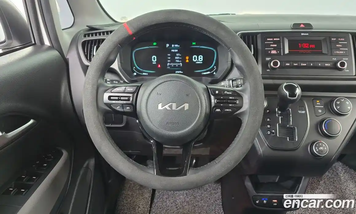 Kia Ray 2023 1.0 автомат (гидро), фото 13
