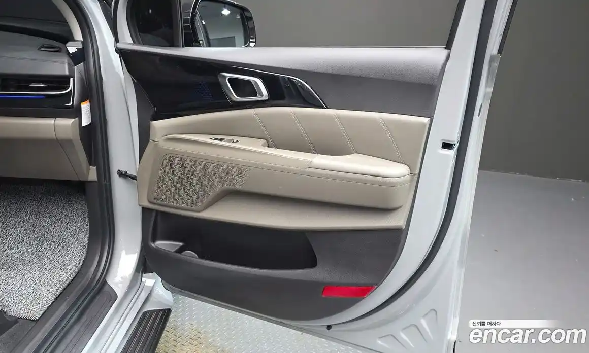 Kia Carnival 2024 1.6 автомат (гидро), фото 15