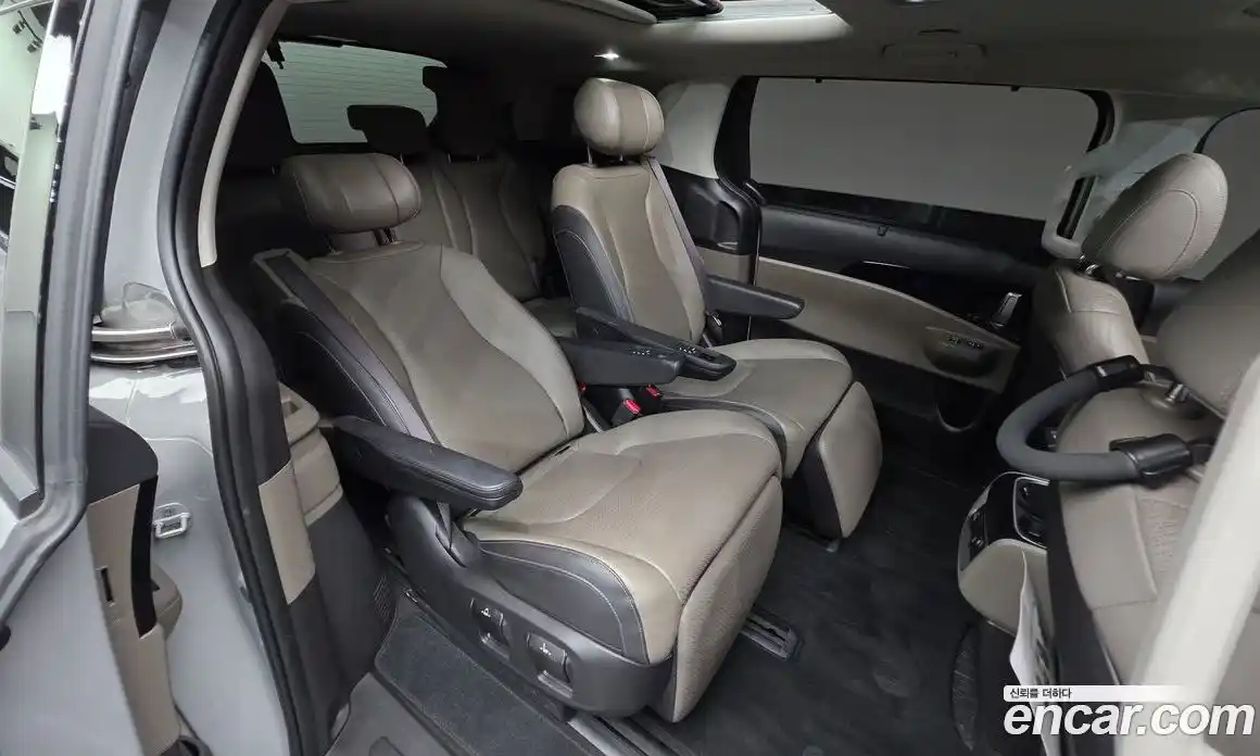 Kia Carnival 2024 1.6 автомат (гидро), фото 23