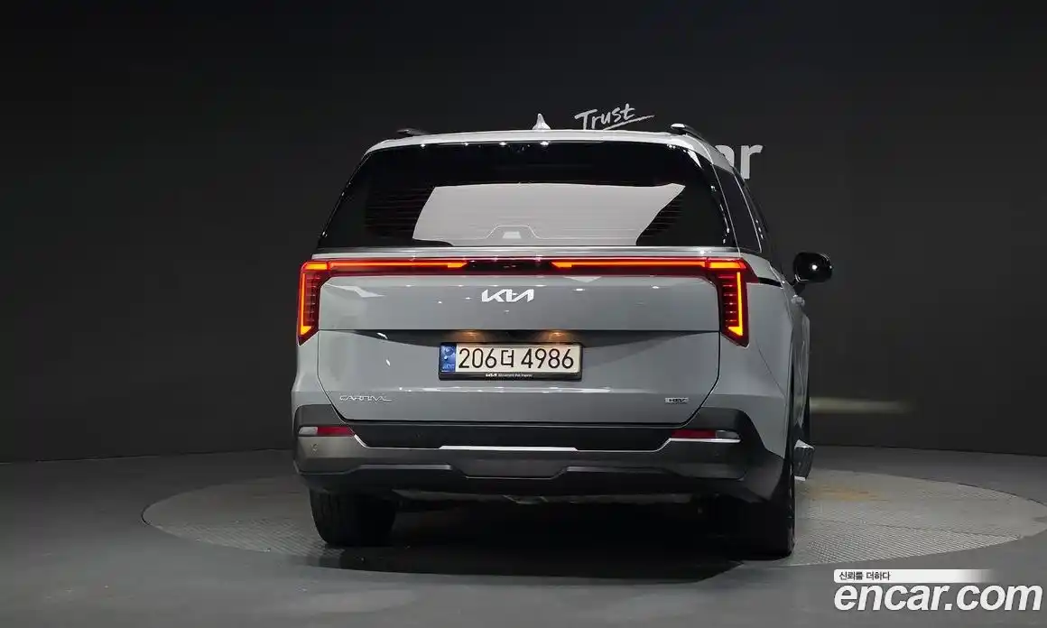 Kia Carnival 2024 1.6 автомат (гидро), фото 4