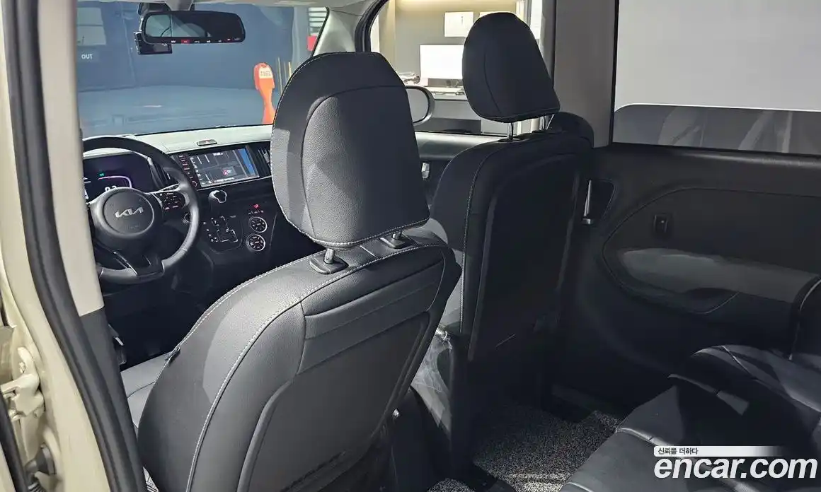 Kia Ray 2023 1.0 автомат (гидро), фото 16