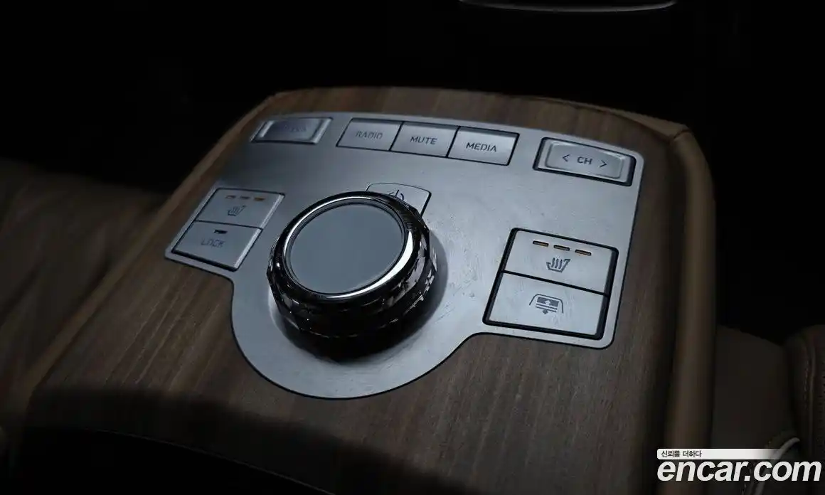 Genesis G80 2024 2.5 автомат (гидро), фото 31