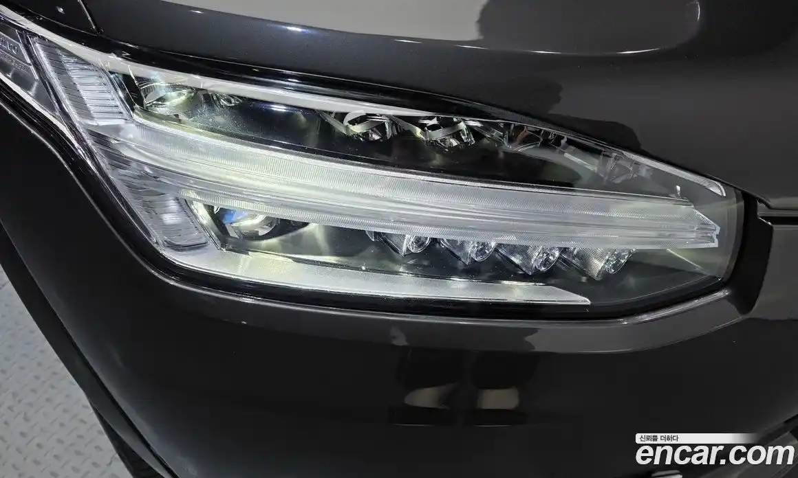 Volvo XC90 2022 2.0 автомат (гидро), фото 8