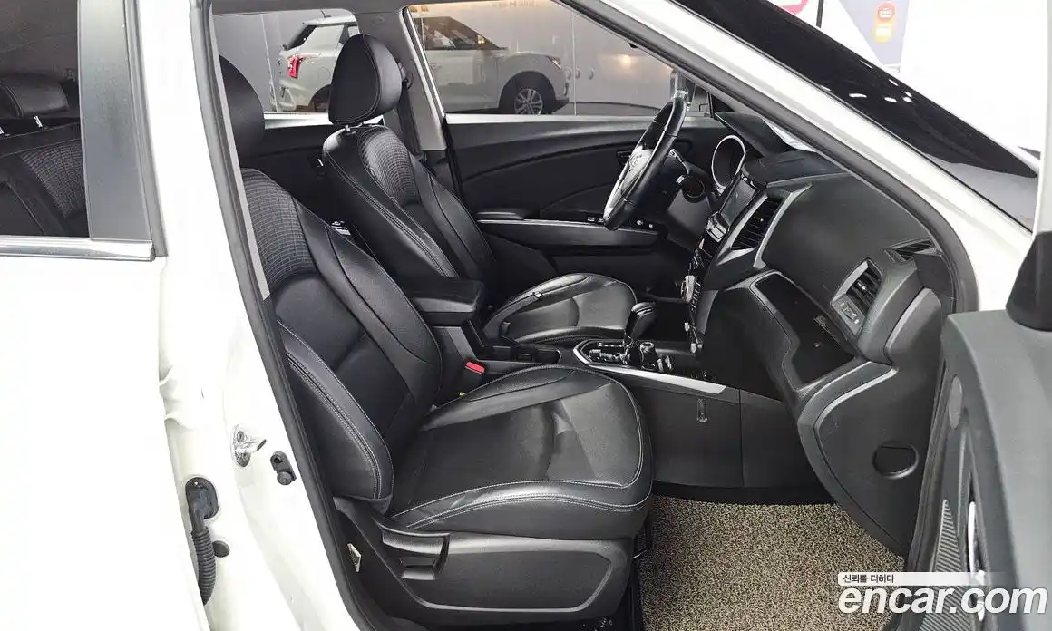 SsangYong TIBOLI 2018 1.6 автомат (гидро), фото 13
