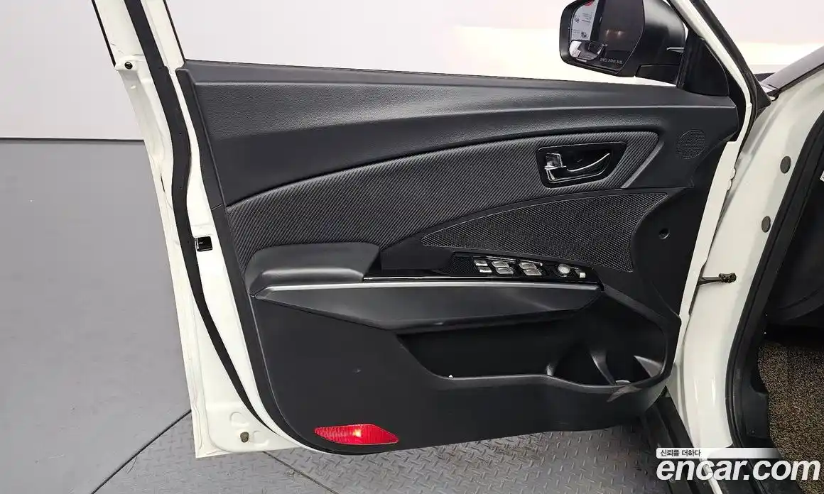 SsangYong TIBOLI 2018 1.6 автомат (гидро), фото 14