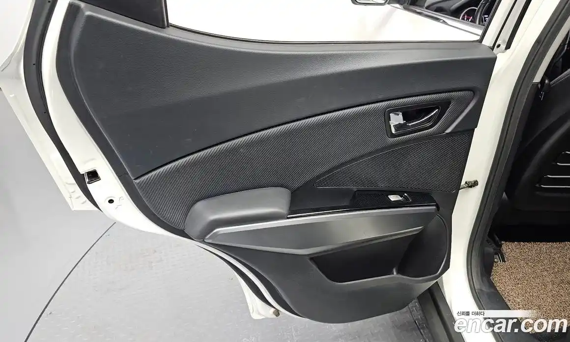 SsangYong TIBOLI 2018 1.6 автомат (гидро), фото 15