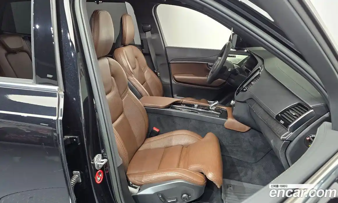 Volvo XC90 2022 2.0 автомат (гидро), фото 16