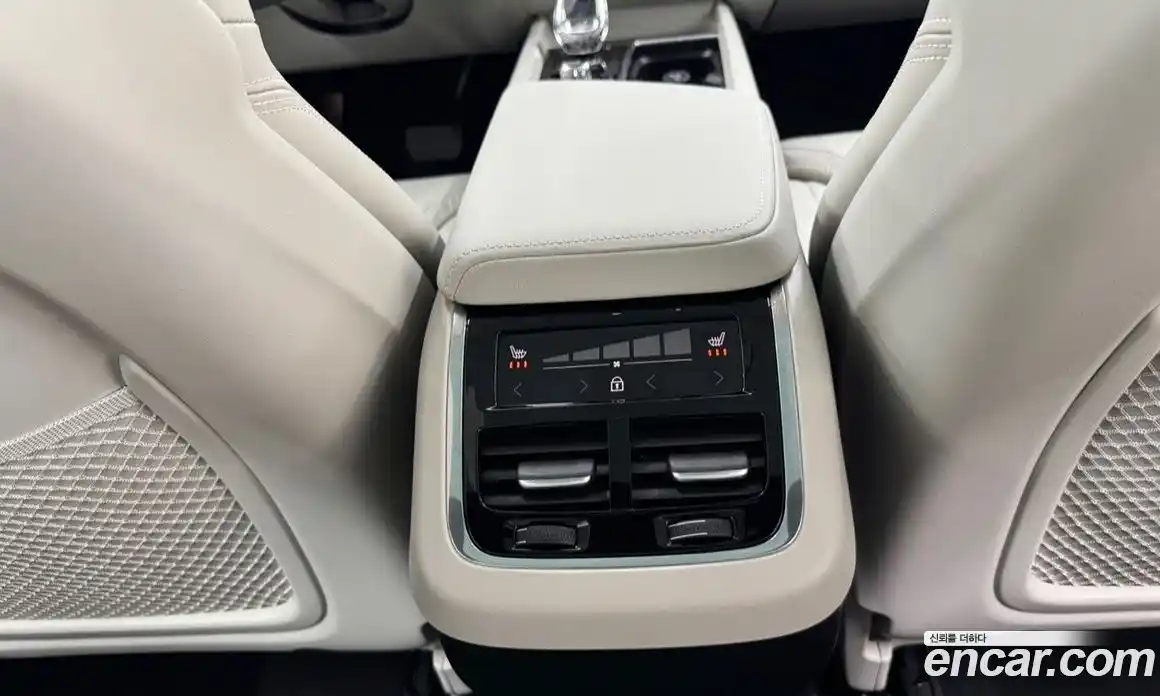 Volvo XC60 2026 2.0 автомат (гидро), фото 11