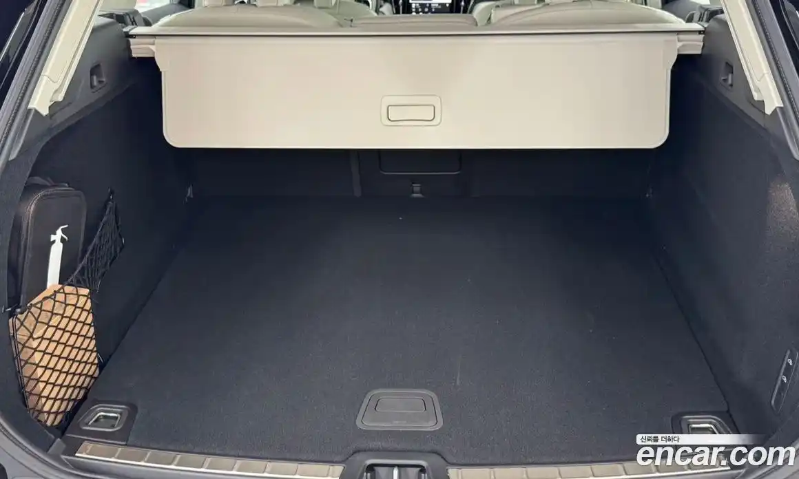 Volvo XC60 2026 2.0 автомат (гидро), фото 12