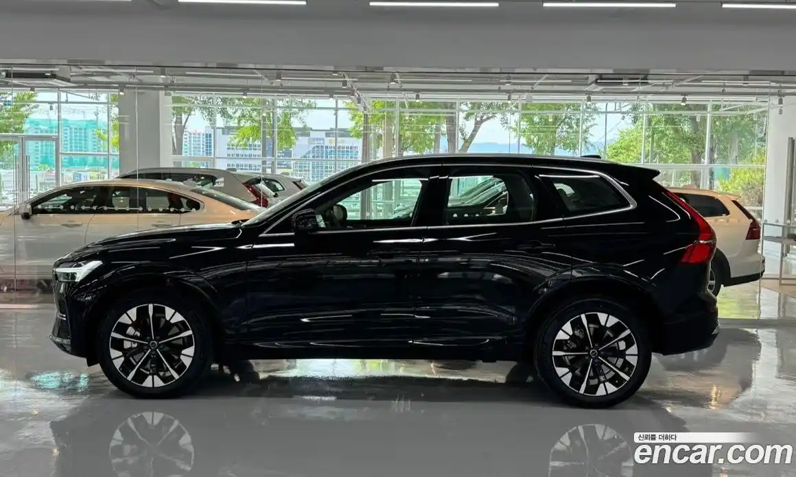 Volvo XC60 2026 2.0 автомат (гидро), фото 19