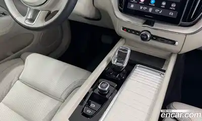 Volvo XC60 2026 2.0 автомат (гидро), миниатюра 9