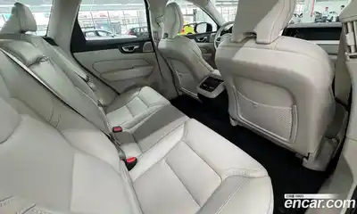Volvo XC60 2026 2.0 автомат (гидро), миниатюра 10
