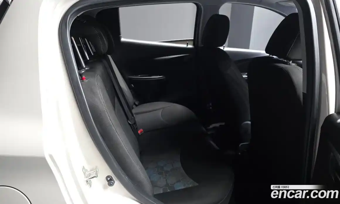 Chevrolet Spark 2017 1.0 автомат (гидро), фото 18