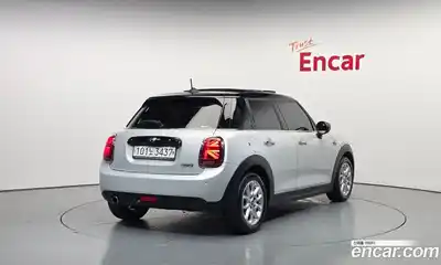 Mini Cooper 2020 1.5 автомат (гидро), миниатюра 2