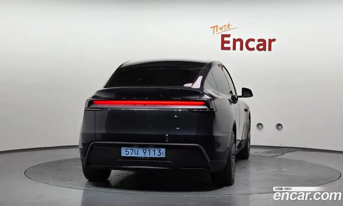 Tesla Model Y 2025 0.2 автомат (гидро), фото 4 Tesla Model Y 2025 0.2 автомат (гидро), фото 4