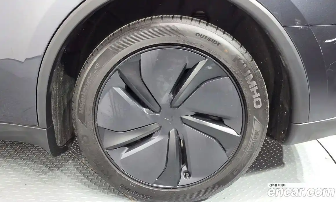 Tesla Model Y 2025 0.2 автомат (гидро), фото 7 Tesla Model Y 2025 0.2 автомат (гидро), фото 7