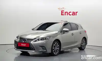Lexus CT200h 2017 1.8 автомат (гидро), миниатюра 1