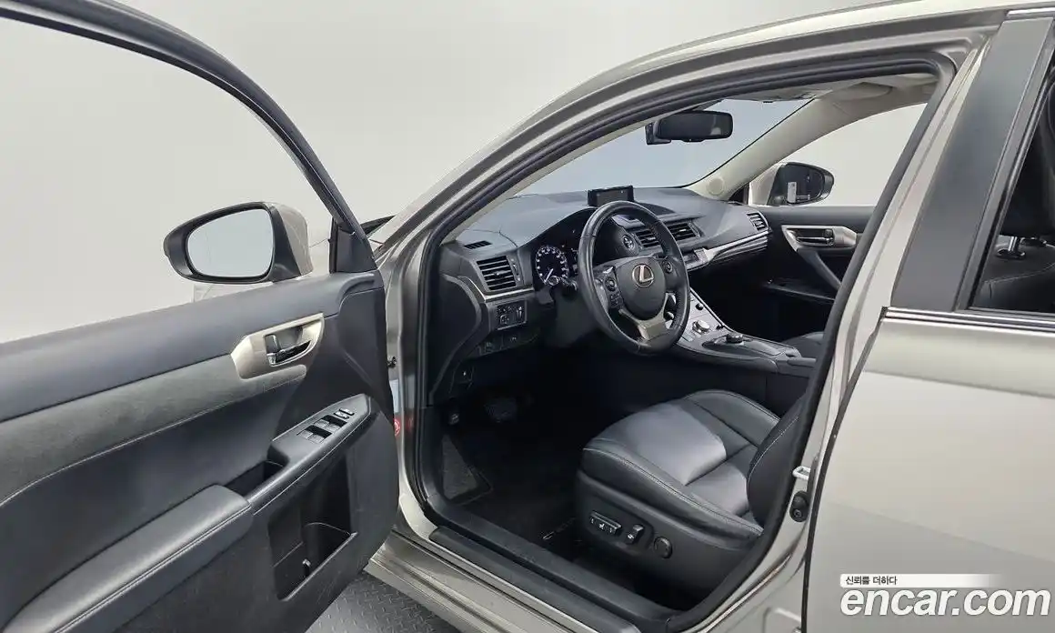 Lexus CT200h 2017 1.8 автомат (гидро), фото 13