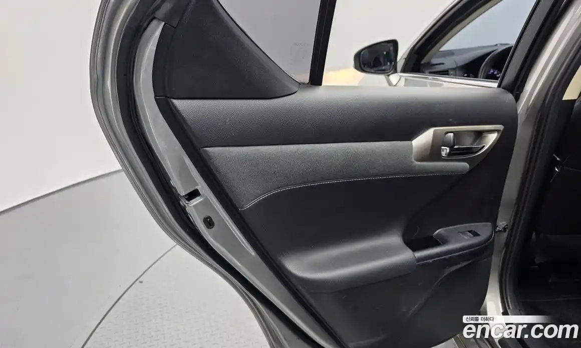 Lexus CT200h 2017 1.8 автомат (гидро), фото 14