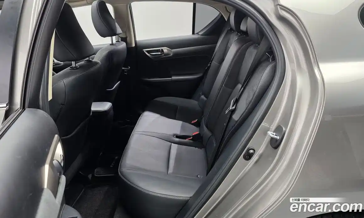 Lexus CT200h 2017 1.8 автомат (гидро), фото 16