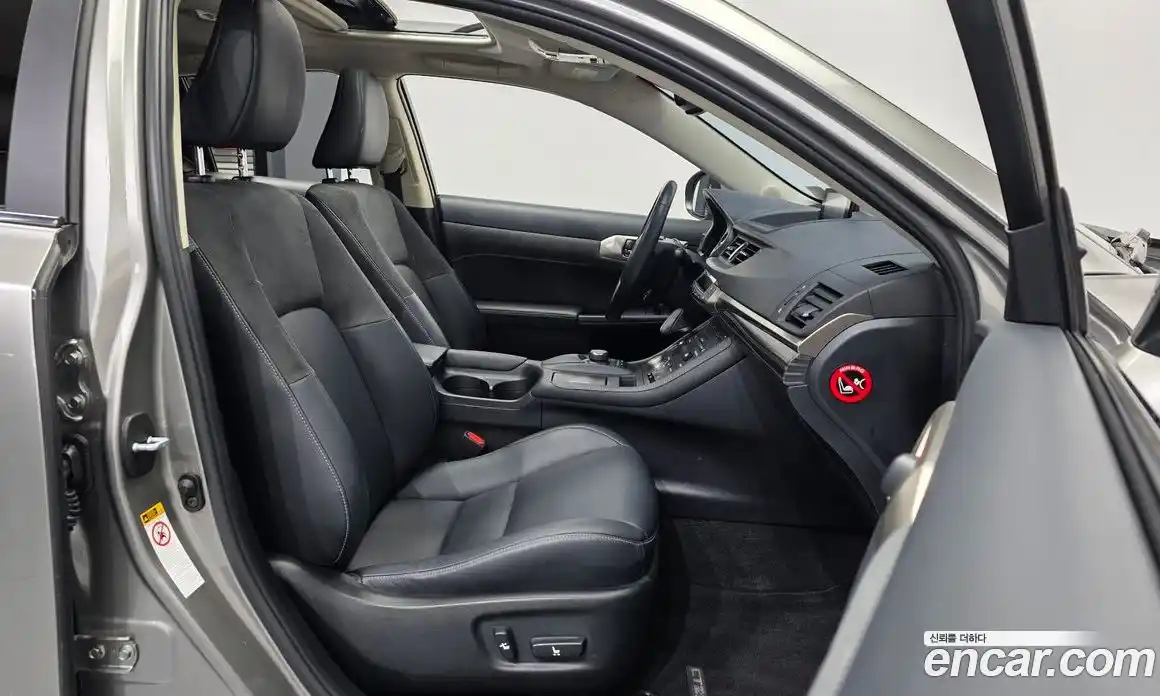 Lexus CT200h 2017 1.8 автомат (гидро), фото 17