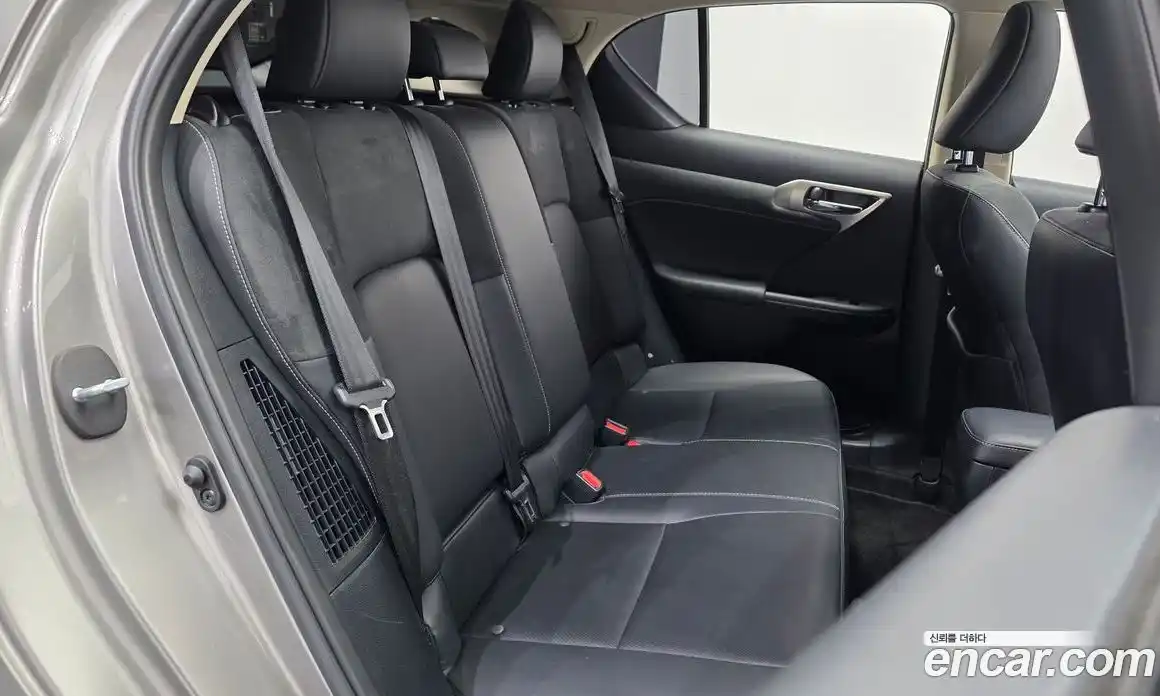 Lexus CT200h 2017 1.8 автомат (гидро), фото 18