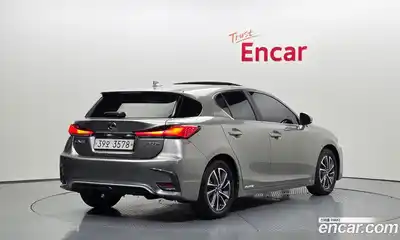 Lexus CT200h 2017 1.8 автомат (гидро), миниатюра 2