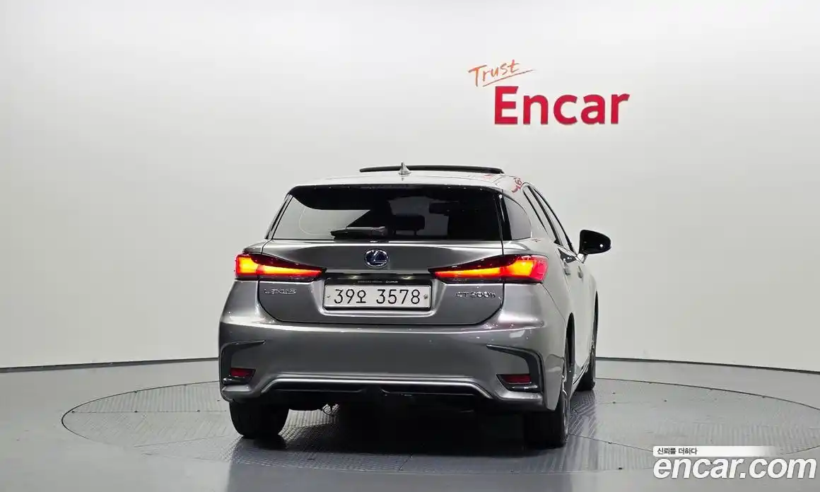 Lexus CT200h 2017 1.8 автомат (гидро), фото 4
