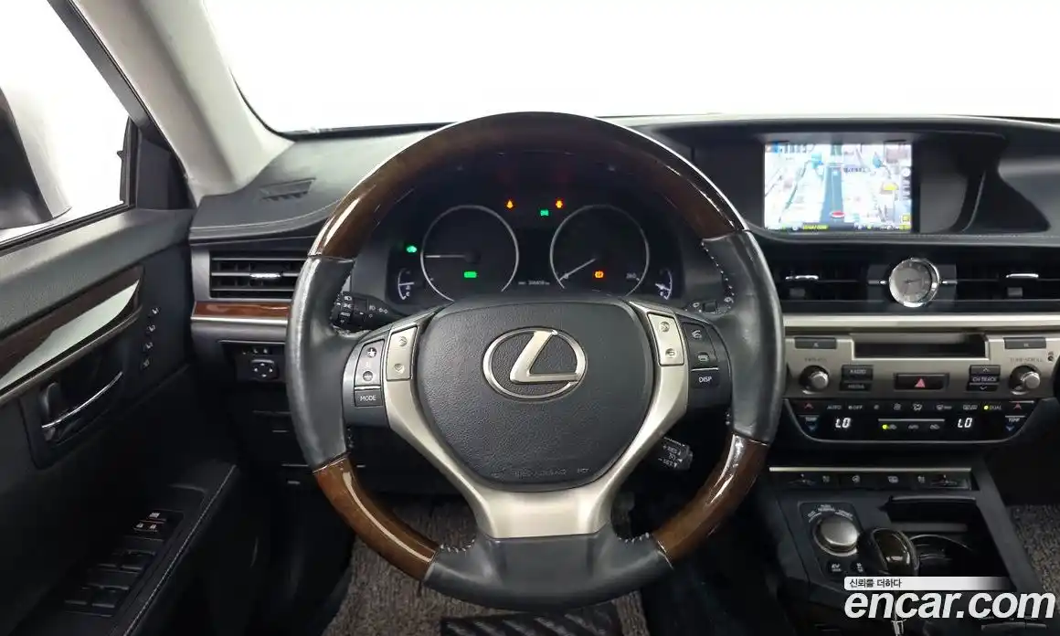 Lexus ES 2012 2.5 автомат (гидро), фото 13 Lexus ES 2012 2.5 автомат (гидро), фото 13