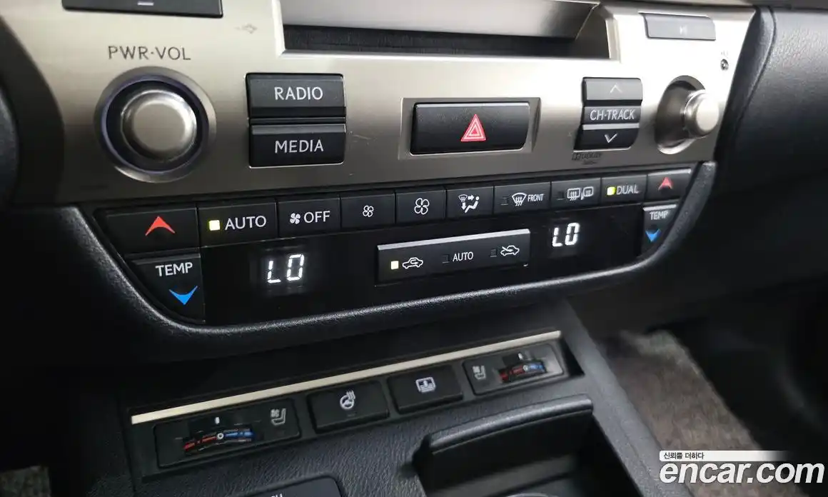 Lexus ES 2012 2.5 автомат (гидро), фото 16 Lexus ES 2012 2.5 автомат (гидро), фото 16