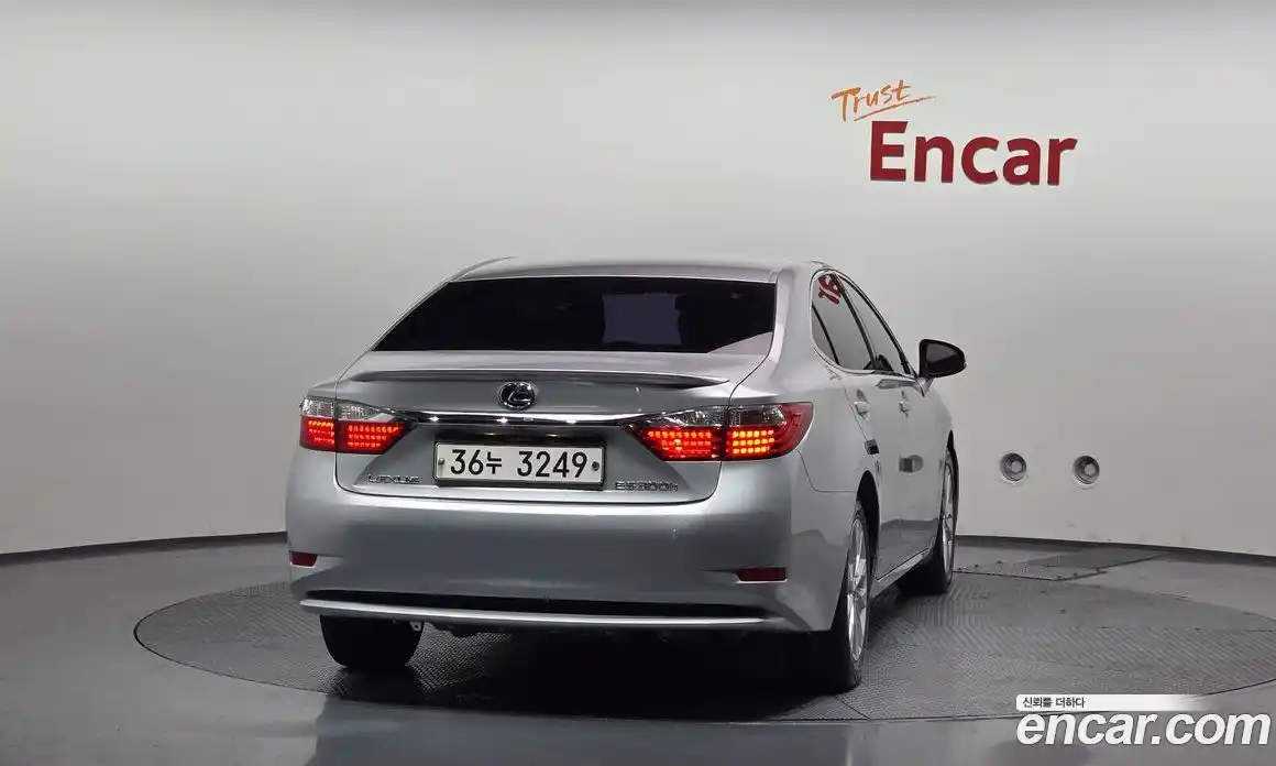 Lexus ES 2012 2.5 автомат (гидро), фото 4 Lexus ES 2012 2.5 автомат (гидро), фото 4