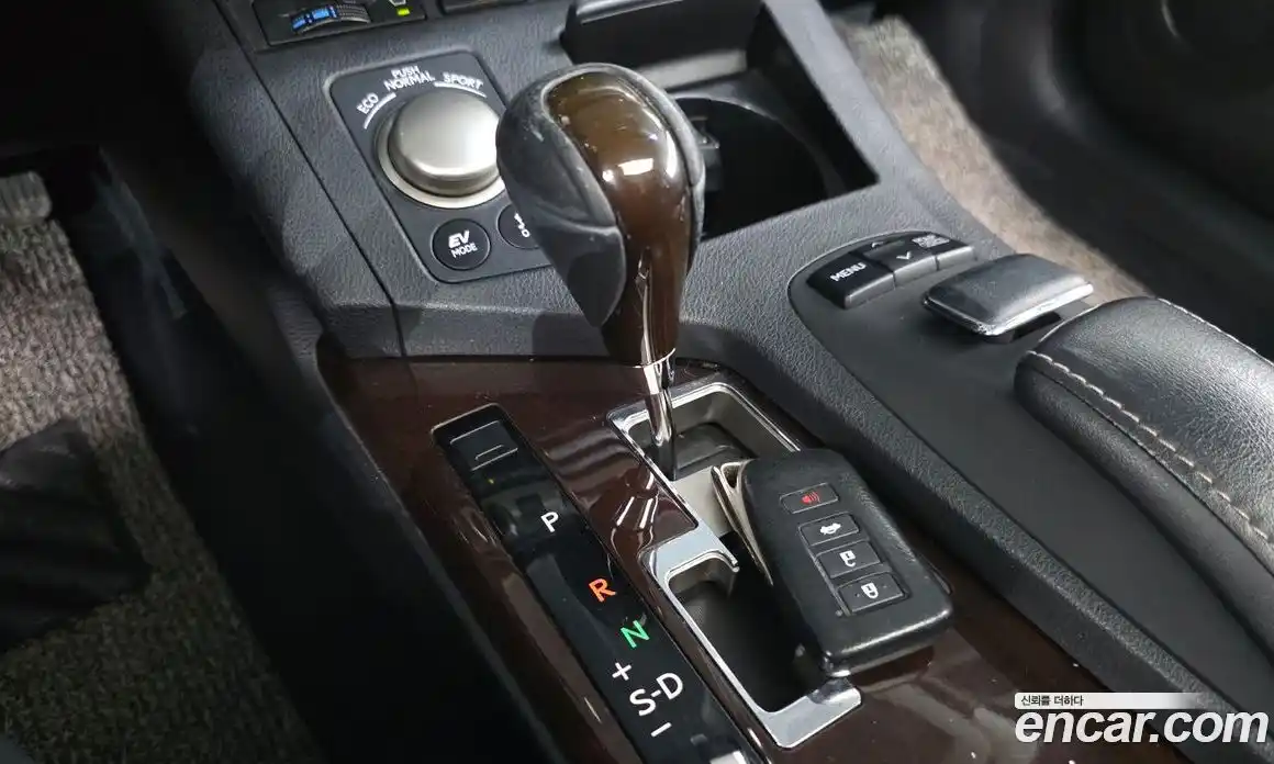 Lexus ES 2012 2.5 автомат (гидро), фото 9 Lexus ES 2012 2.5 автомат (гидро), фото 9