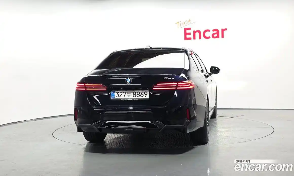 BMW 5 серия 2025 2.0 автомат (гидро), фото 4