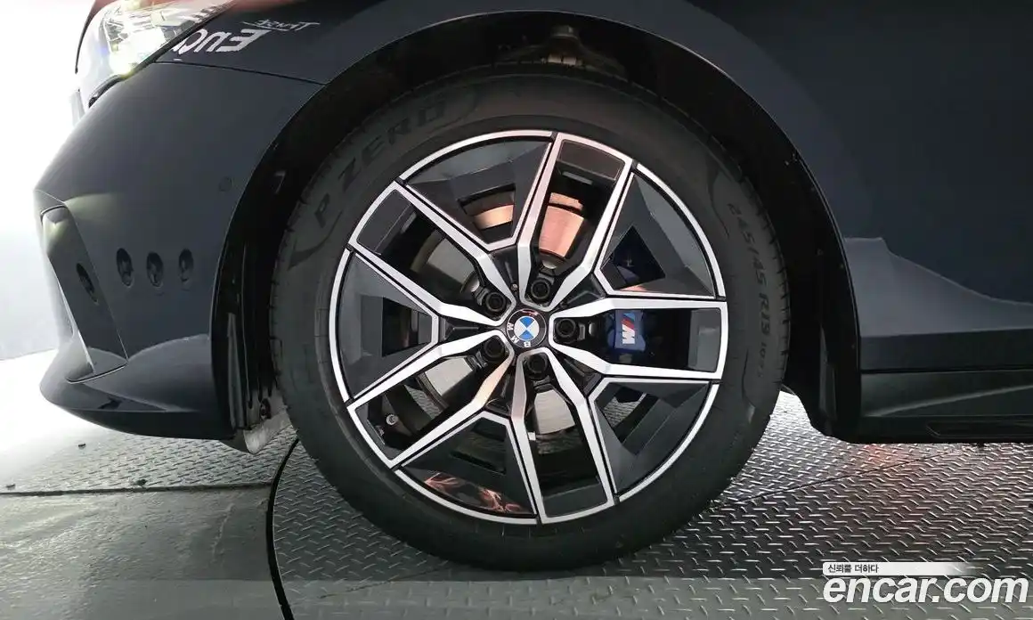 BMW 5 серия 2025 2.0 автомат (гидро), фото 5