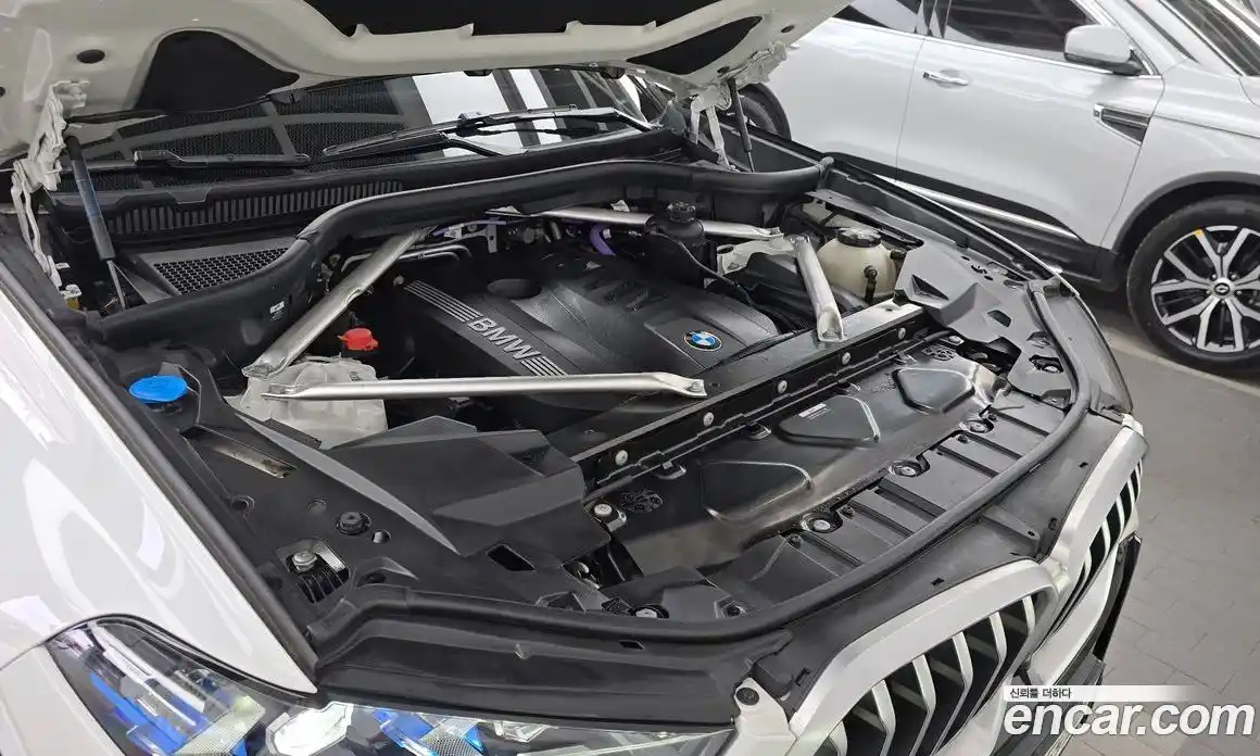 BMW X6 2024 3.0 автомат (гидро), фото 6