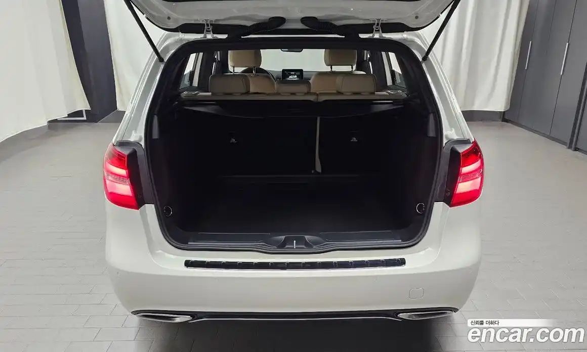 Mercedes-Benz B-Class 2018 2.0 гидро, фото 20 Mercedes-Benz B-Class 2018 2.0 гидро, фото 20