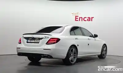 Mercedes-Benz E-Class 2020 2.0 автомат (гидро), миниатюра 2
